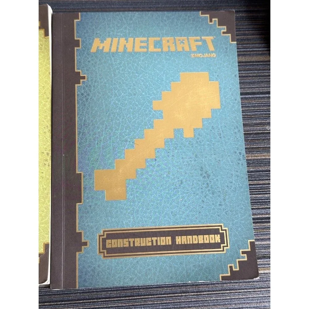 Minecraft Handbooks Official Books Essential Combat Construction‎ Soft Lot Of 3